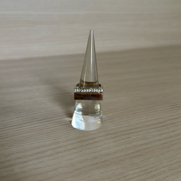 Express Gold Ring 8 - Picture 3 of 9